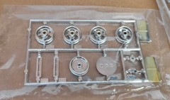 AMT Resto Rods 1969 Chevrolet Chevelle 2n’1 Open All Parts Sealed 1:25 Kit 38376