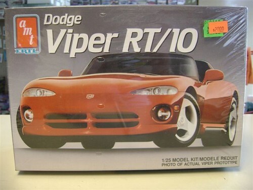 AMT 6808 Dodge Viper R/T 10 model kit