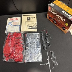 AMT Ertl 1962 Corvette 3 in 1 Kit # 6521 1:25 Unassembled