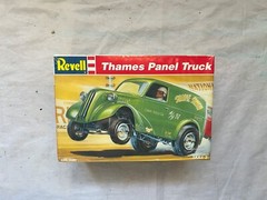 Revell Thames Panel Truck | 85-4199 1/25 Scale Plastic Model Kit Unopened