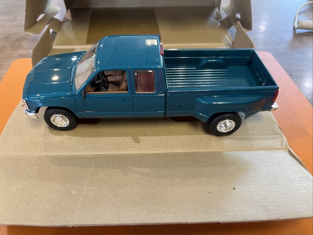 1/25 Plastic AMT Ertl Promo 1995 Chevrolet C3500 Dually Pickup Teal Green 6992EO