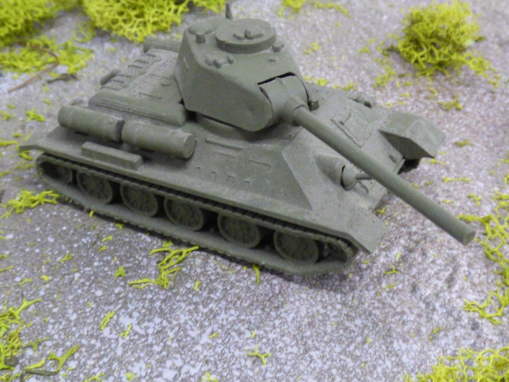 Roco Minitanks Painted WWII Russian T-34/85 Medium Tank Lot#9338B©
