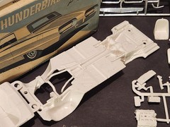 AMT 1965 Ford Thunderbird HT 1/25 Scale Model Kit – Nice Unbuilt Kit, Rough Box