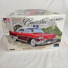 Atlantis 1957 Cadillac Eldorado Brougham 1/25 Scale Plastic Model Kit