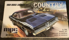 MPC #MPC878M/12 1969 DODGE CHARGER R/T / 1:25 SCALE MODEL KIT