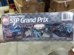 New AMT #43 Richard Petty’s STP Grand Prix Model Kit 6728