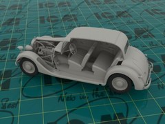 ICM 35539 – Typ 320 (W142) Saloon with German Staff Personnel – Scale Model Kit