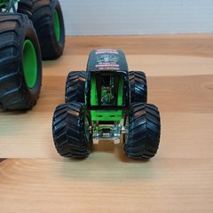 Revell Grave Digger Monster Jam Truck SnapTite Model 5″ x8″ with a Hot wheels