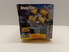 New THE BLACK DIAMOND SNAP TITE PIRATE SHIP 1:350 PLASTIC MODEL KIT #1971 REVELL