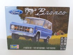 Revell Ford Bronco 1:25 Model Truck Kit 85-4320 (2016)