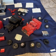 Monogram 1/32 Snap Tite Conventional Semi Trucks Trailers Lot Lots of Parts