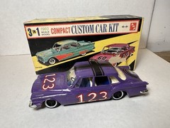 AMT 1960 Valiant 4 Door 1/25 Model Kit Original #9060 139 & Box BUILT RARE