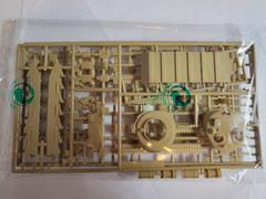 1-72 armor model kits Revell Russian T-80 B Kit#03104