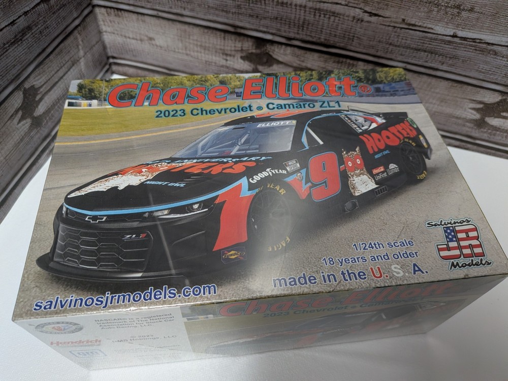Salvinos Jr Chase Elliott Nascar Plastic Model Kit Sealed