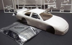 DONOR NASCAR 2001-2002 DODGE INTREPID R/T STOCK CAR KIT- WHITE – 1/24 REVELL