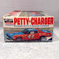 1973 MPC Richard Petty STP Nascar Dodge Charger #43 Stock Car 1/25 Scale Vintage