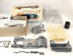 Gabriel Hubley Model SJ Duesenberg Town Car 1/18 Scale Classic Metal Model Kit