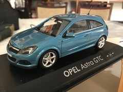 1/43 minichamps Opel Astra, GTC blue , 2door hatch mint++ !