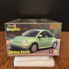 2003 Revel SnapTite VW New Beetle 1:24 Scale Cyber Green Model,unopened & sealed
