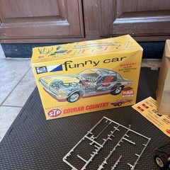 MPC RUPP & STEFFEY STP COUGAR COUNTRY FUNNY CAR Model Kit No. 703-200 1/25 scale