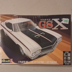 Revell 1970 Buick GSX 2-in-1 1:24 Plastic Model Kit Skill 4 Age 12+ 85-4522