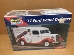 REVELL/MONOGRAM 1:25 MODEL KIT 1937 FORD PANEL DELIVERY TRUCK NEW IN SEALED BOX