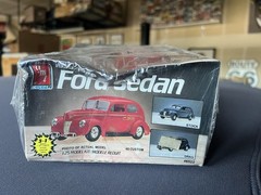 NEW AMT 1/25 1939/1940 FORD SEDAN 3 IN 1 KIT 6522. Factory Sealed