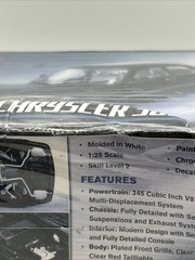 AMT 2005 Chrysler 300C 1:25 Scale Plastic Model Car Kit (2019)(See Desc)