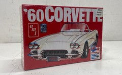 AMT 1960 Chevrolet Corvette Model Kit 1/25 Scale Retro Deluxe Street Rods Sealed