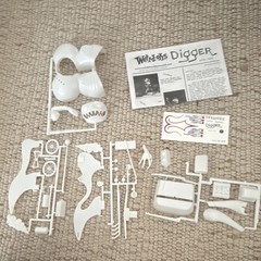 Weird-Ohs Digger The Way Out Dragster Model Kit Unassembled Not Painted 16001