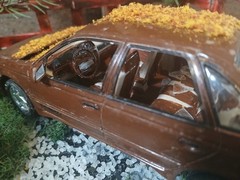 WRECKED FORD TAURUS SHO IN CORNER JUNKYARD DIORAMA SCENE !! COOL DETAILS