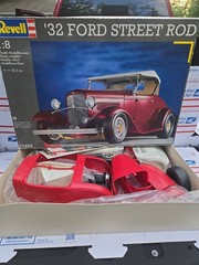 Revell ’32 Ford Street Rod 1:8 Scale Model Kit, New/opened Box