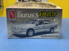 AMT ERTL FORD TAURUS SHO #6145 HTF RELEASED IN 1990 NEW