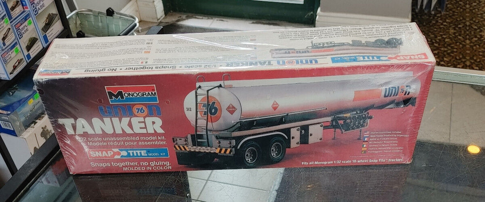 Monogram 1211 1/32 UNION 76 TANKER – SEALED