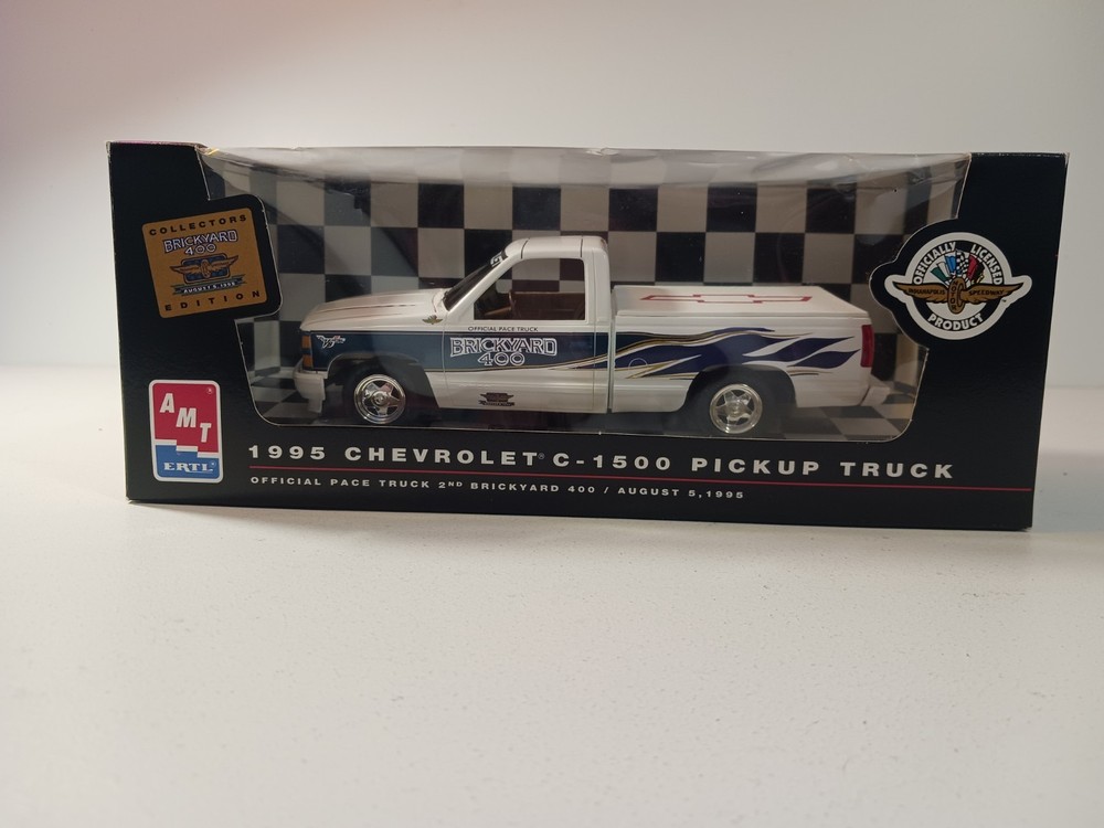 Amt Ertl 1995 Chevrolet C-1500 Truck Brickyard 400 Pace Car
