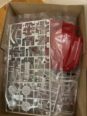 REVELL 85-4509 JAGUAR XK-E MODEL KIT-NIB-1:24 SCALE