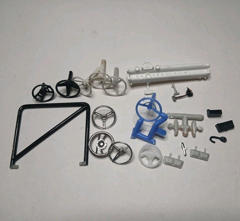 Junkyard 1/25 AMT REVELL JOHAN model car interior components