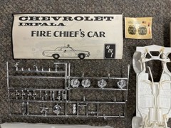 + AMT 1/25 Scale Fire Chief Plastic Model Kit T223 w/ Box – Partial Start