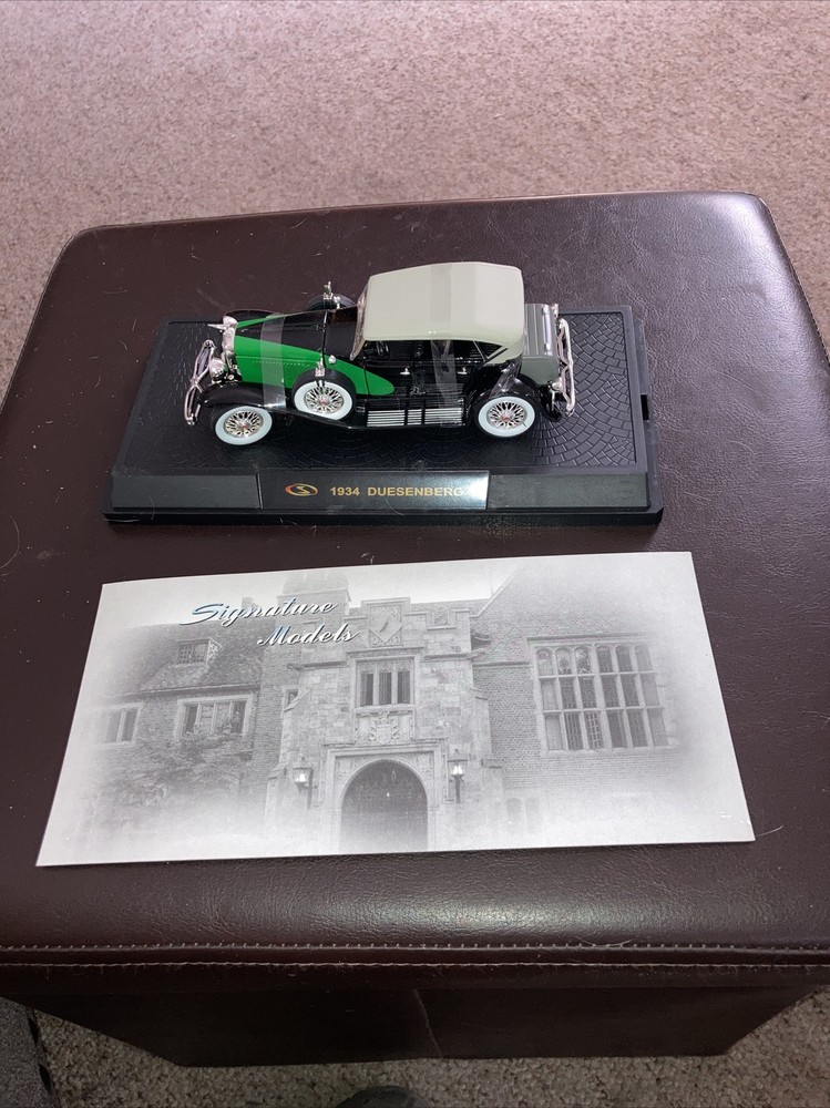 Signature Models 1934 Duesenberg 1/32 Diecast In display case