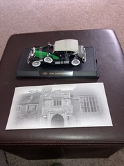 Signature Models 1934 Duesenberg 1/32 Diecast In display case