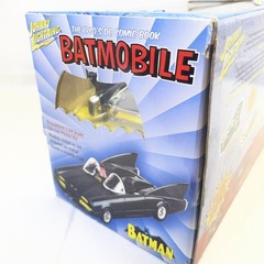 Johnny Lightning The 1960’s Comic Book Batmobile Die-cast Model Kit – 2002 NIOB!