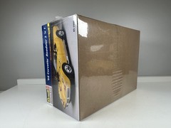 Revell Monogram ’68 Corvette Roadster 2 ‘n 1 and Vette AGIN 1:24 Scale BUNDLE