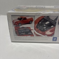 Revell Trucks Chevy SSR Kit # 85-7206 Factory Sealed Box Wear 1:25