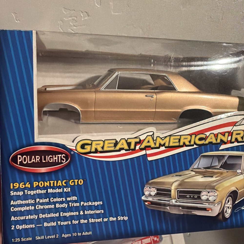 Polar Lights 1964 Pontiac GTO Snap Together Model Kit – 1:25 Scale – New in Box