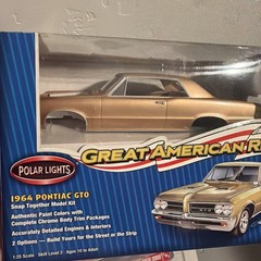 Polar Lights 1964 Pontiac GTO Snap Together Model Kit – 1:25 Scale – New in Box
