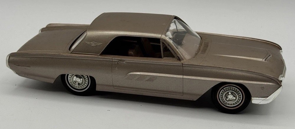 AMT 1/25, 1963 Ford T-Bird Thunderbird Dealers Promo Rose Beige,USA