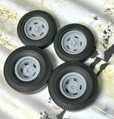 1/24 Scale: Big N Little Piecrust Slicks W/15-inch “Halibrand Sprint” Wheels