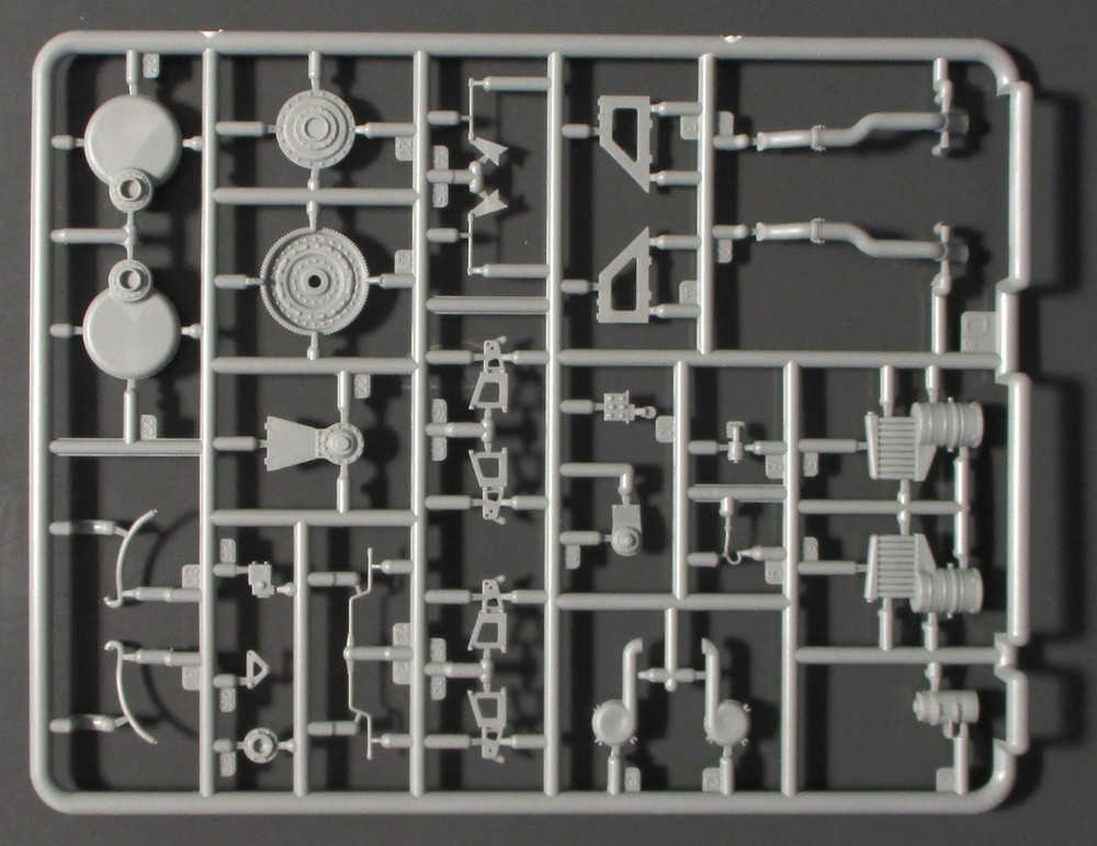 Miniart 1/35th Scale SU-122 Early – Parts Lot Da from Kit No. 35175