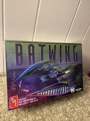 AMT Batman Forever Movie- Batwing Vehicles – Plastic Model Aircraft Kit – 1/32