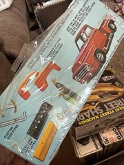 VINTAGE AMT #T410 1953 FORD F100 PICKUP TRUCK STREET ROD 1:25 MODEL New Dented